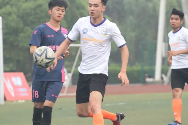 CBA强援，前NBA榜眼拉塞尔正式加入上海久事